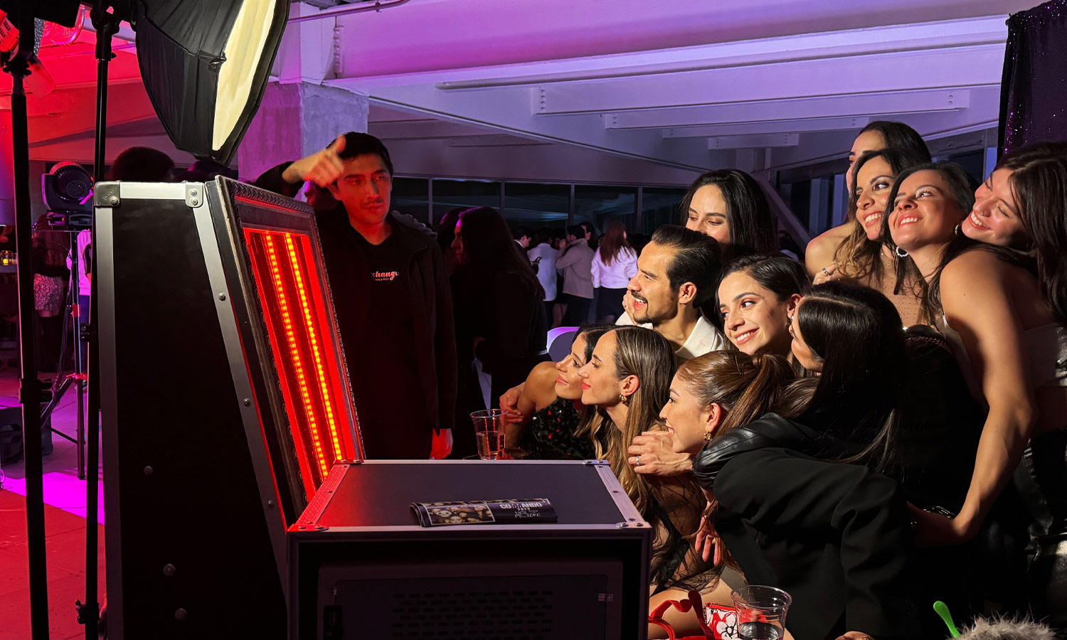 Bling-Mirror-Booth-Movil